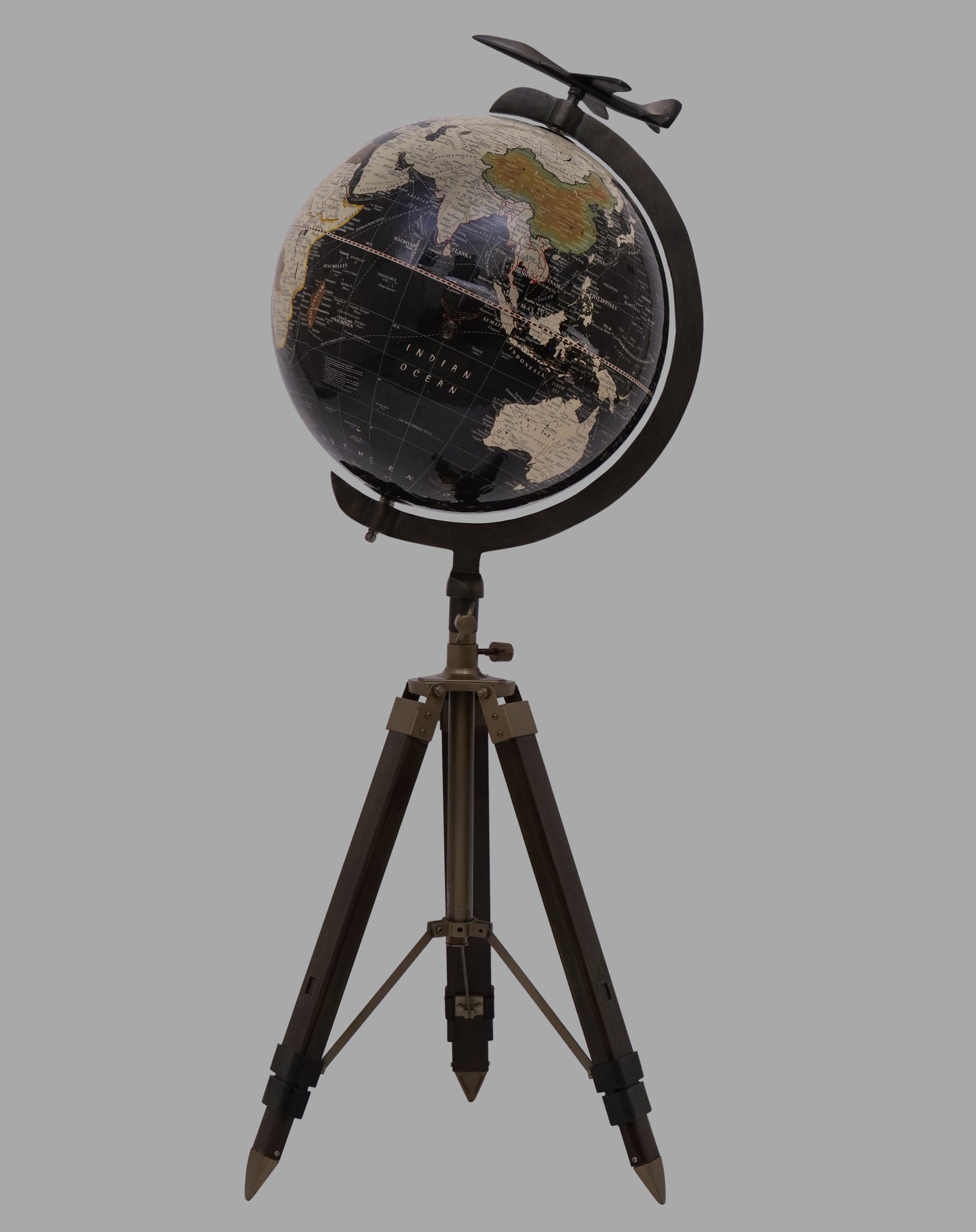 60″ Tall Jet Globe With Sliding Tripod.