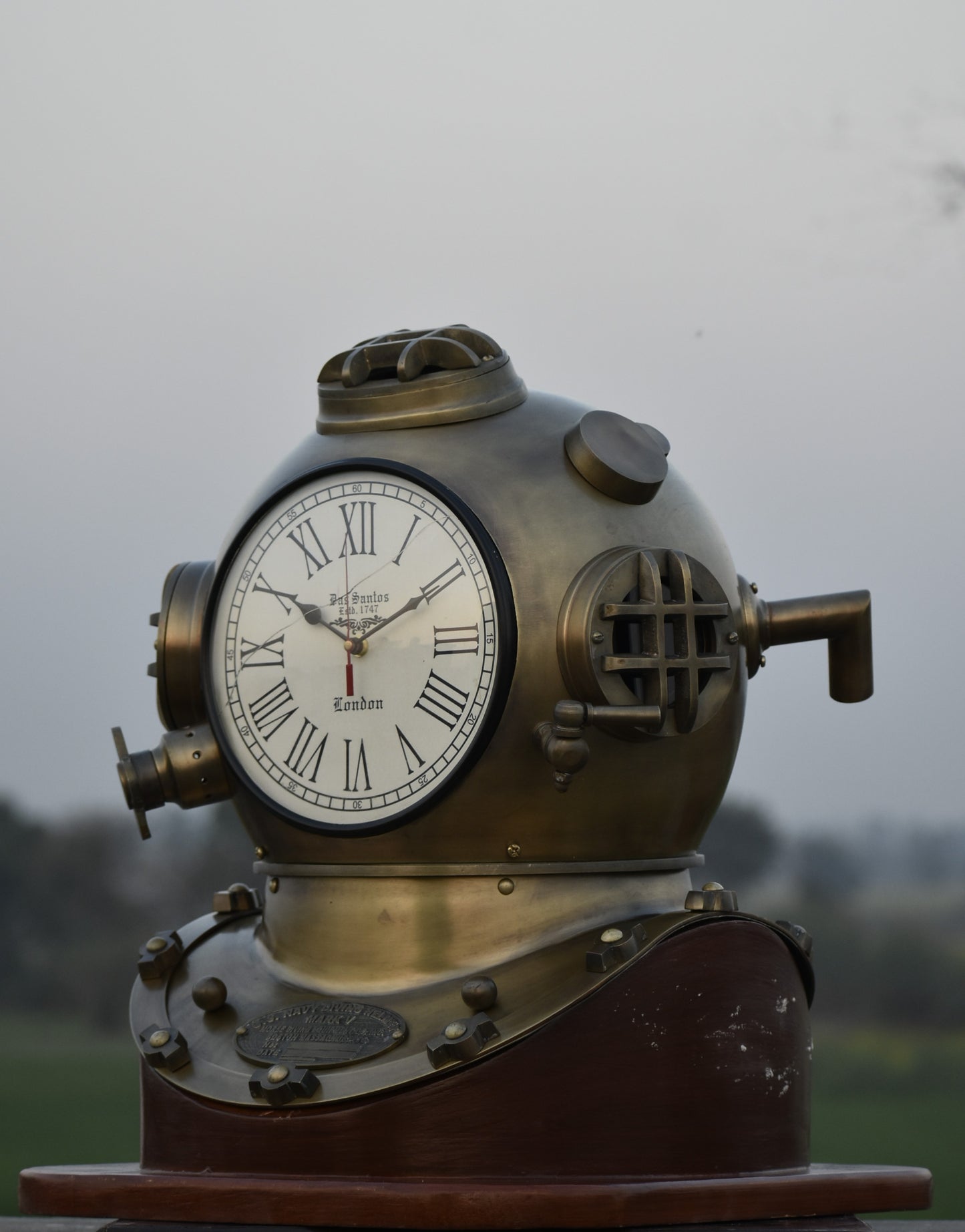 WAKHRZ ( Mark V ) Brown American US – Navy Diving Clock Helmet.