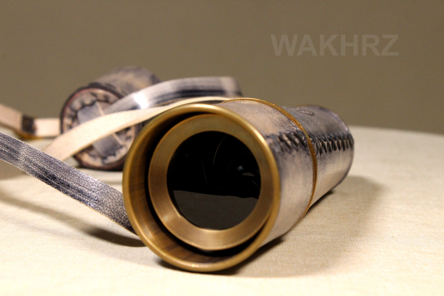 WAKHRZ LONDON 1917 KELVIN & HUGHES TELESCOPE WITH LEATHER FITTED BOX.