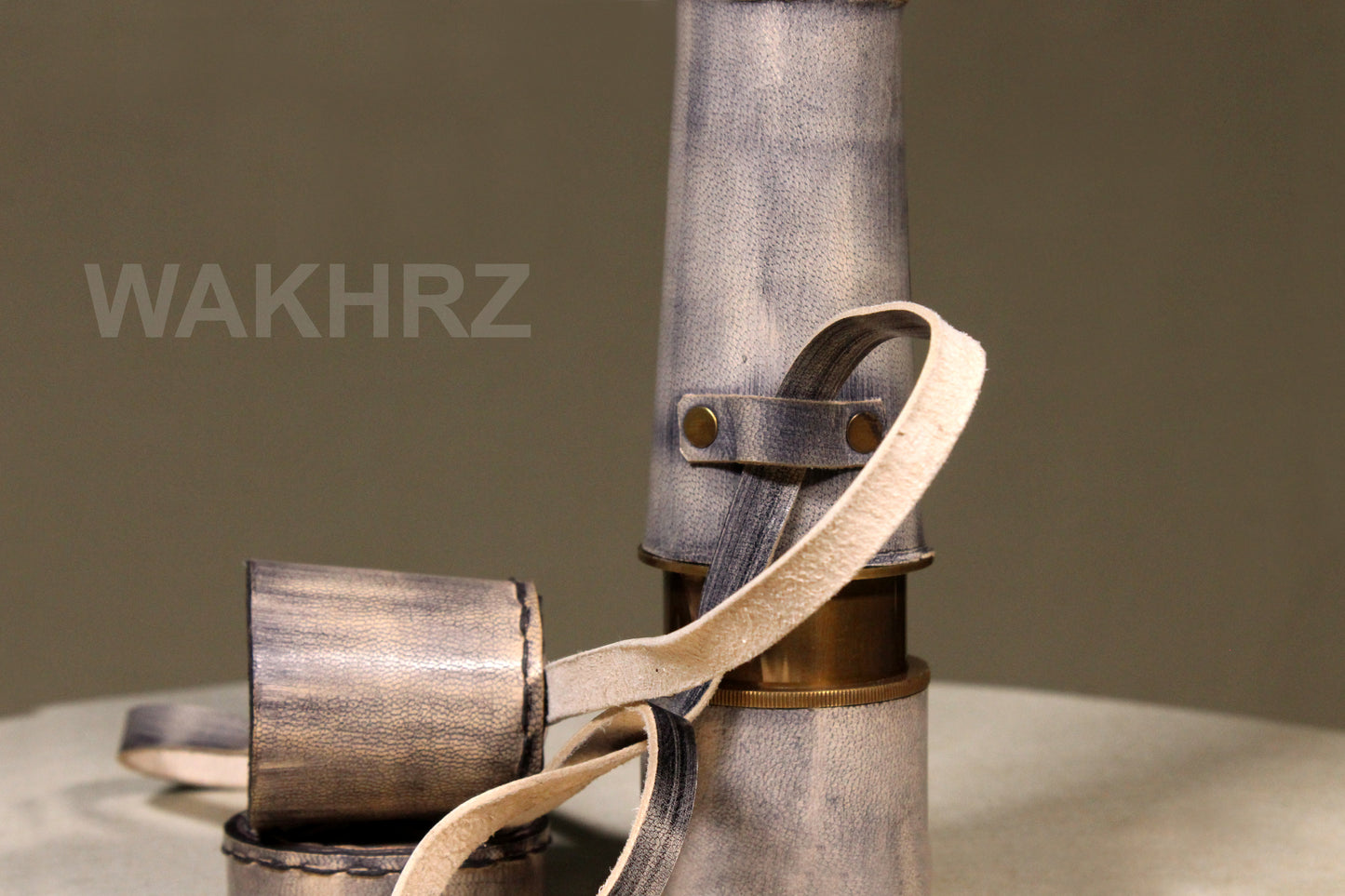WAKHRZ LONDON 1917 KELVIN & HUGHES TELESCOPE WITH LEATHER FITTED BOX.