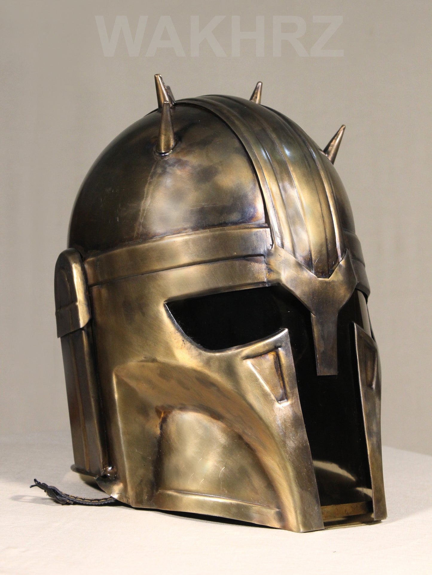 WAKHRZ MANDOLORIAN STAR WAR COSPLAY BOBA FETT HELMET WITH BASE.