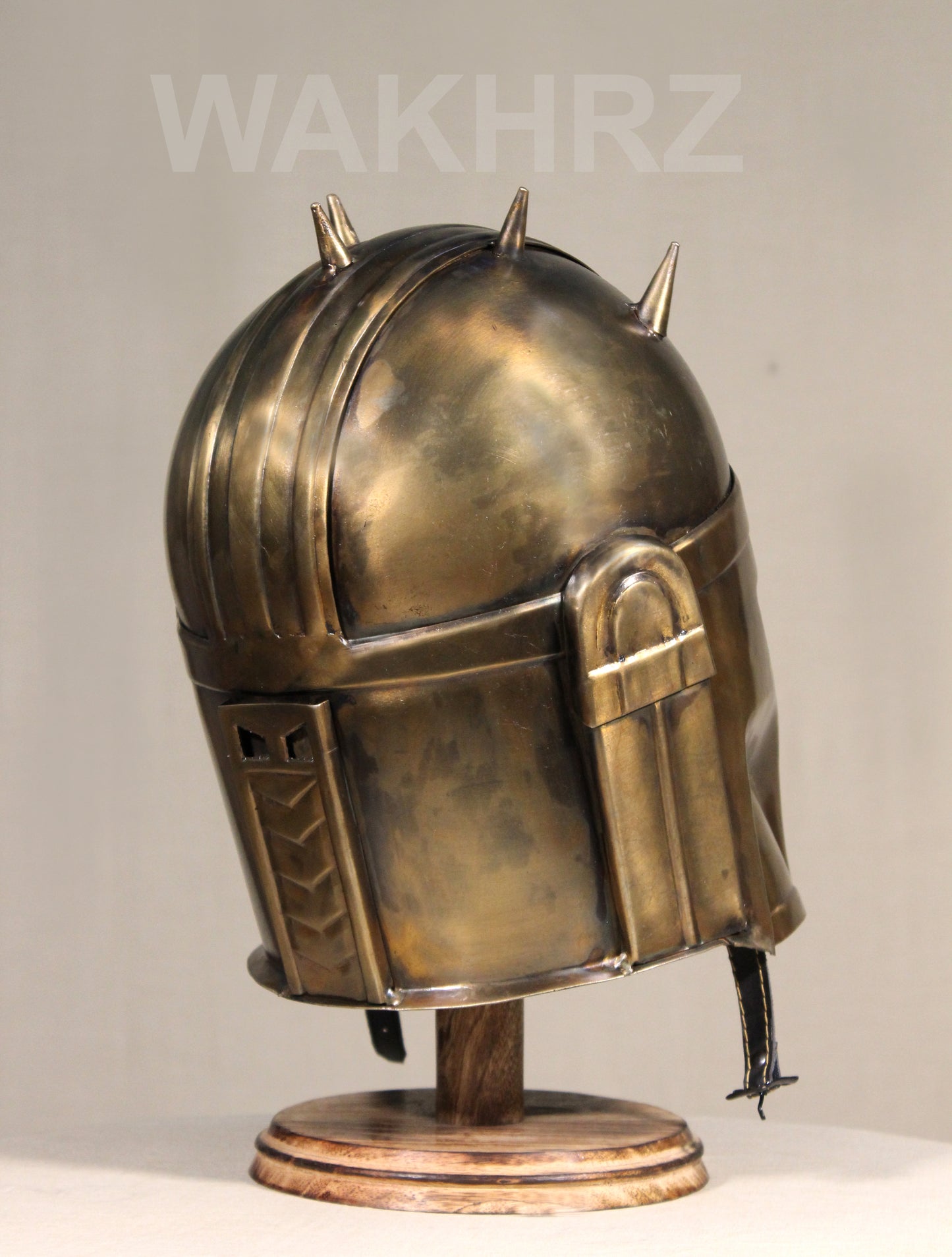 WAKHRZ MANDOLORIAN STAR WAR COSPLAY BOBA FETT HELMET WITH BASE.