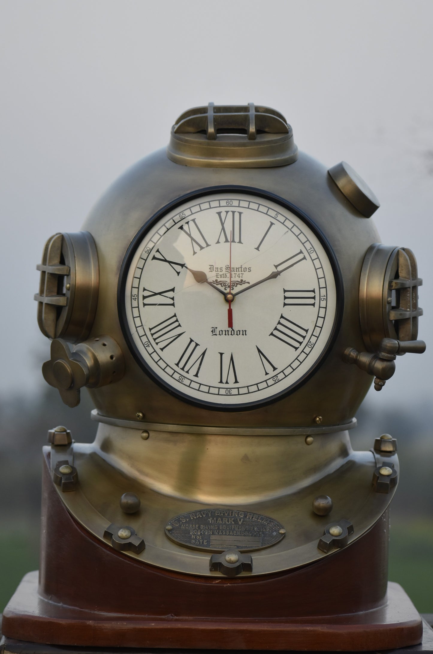 WAKHRZ ( Mark V ) Brown American US – Navy Diving Clock Helmet.