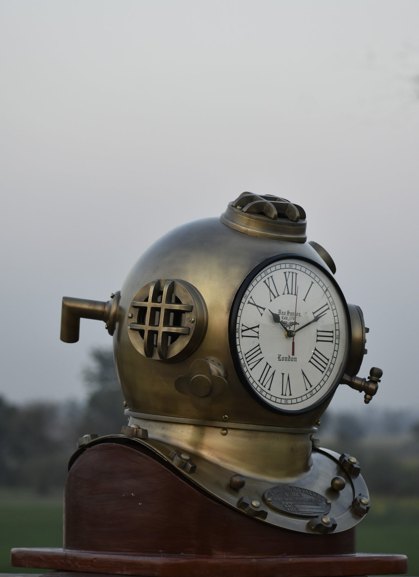 WAKHRZ ( Mark V ) Brown American US – Navy Diving Clock Helmet.