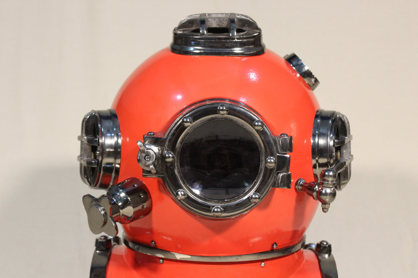 WAKHRZ ( Mark V ) American US – Navy Diving Helmet with Base.