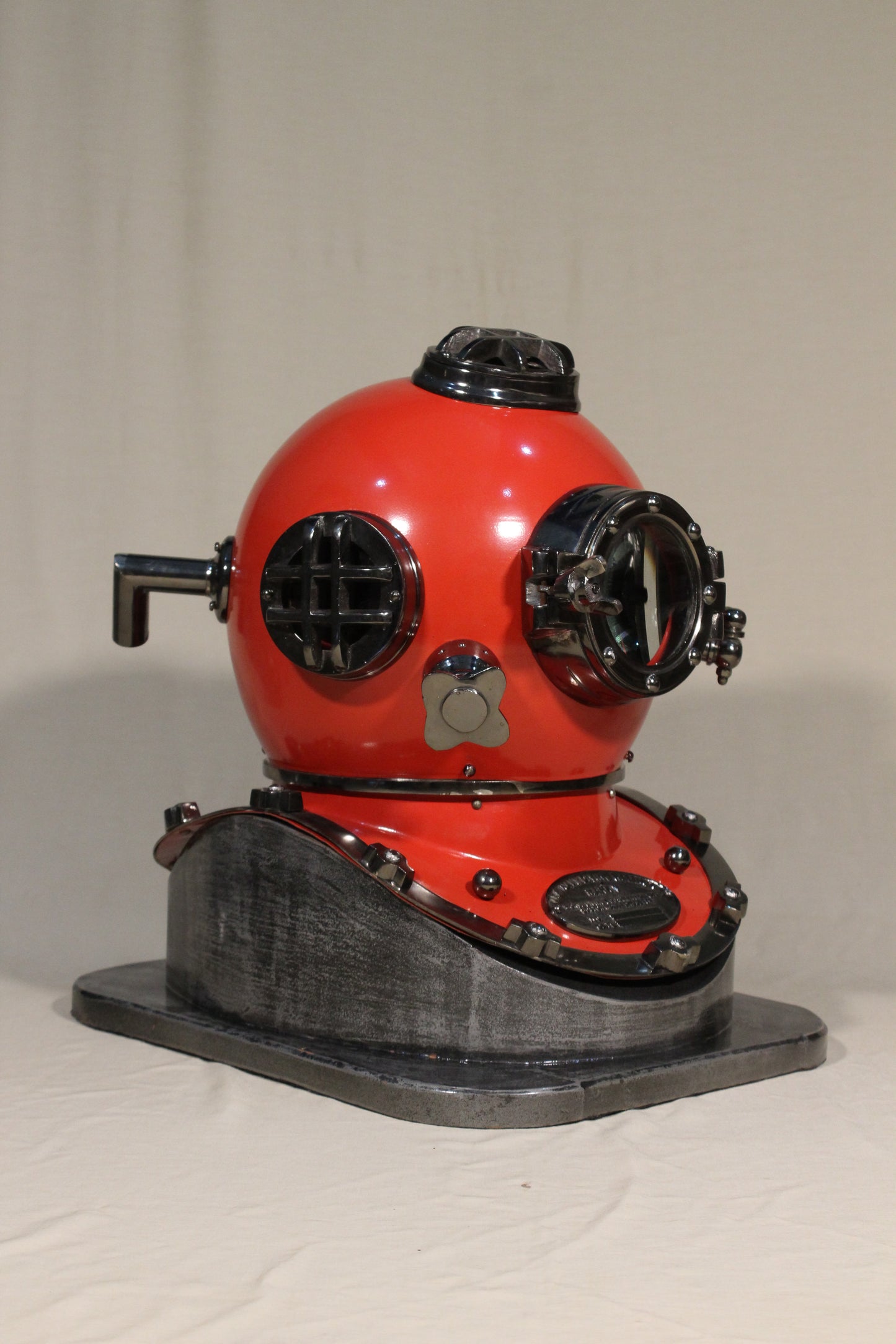 WAKHRZ ( Mark V ) American US – Navy Diving Helmet with Base.