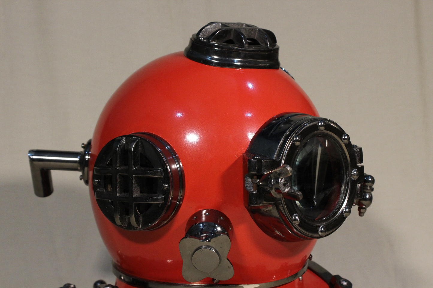 WAKHRZ ( Mark V ) American US – Navy Diving Helmet with Base.