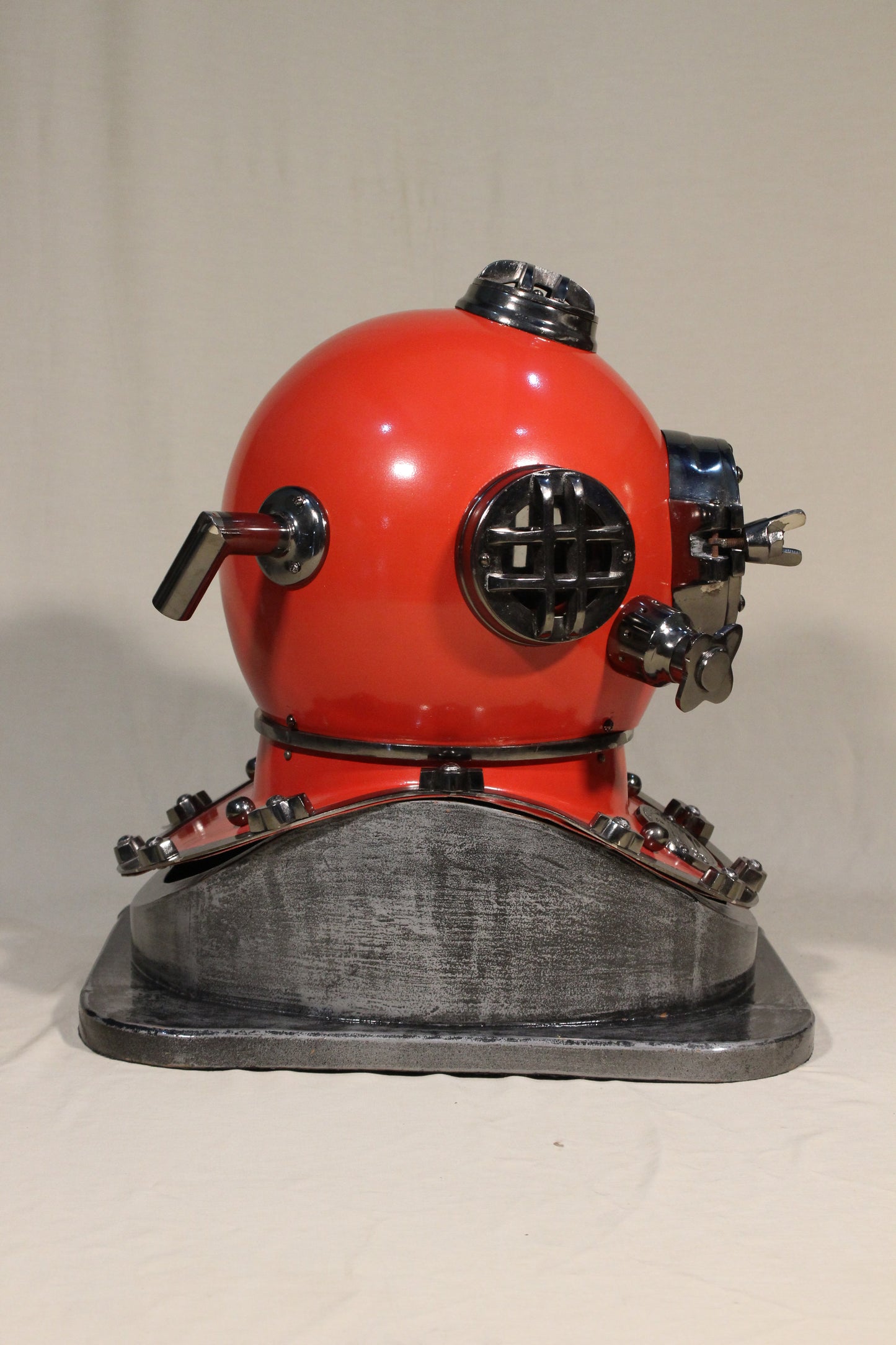 WAKHRZ ( Mark V ) American US – Navy Diving Helmet with Base.