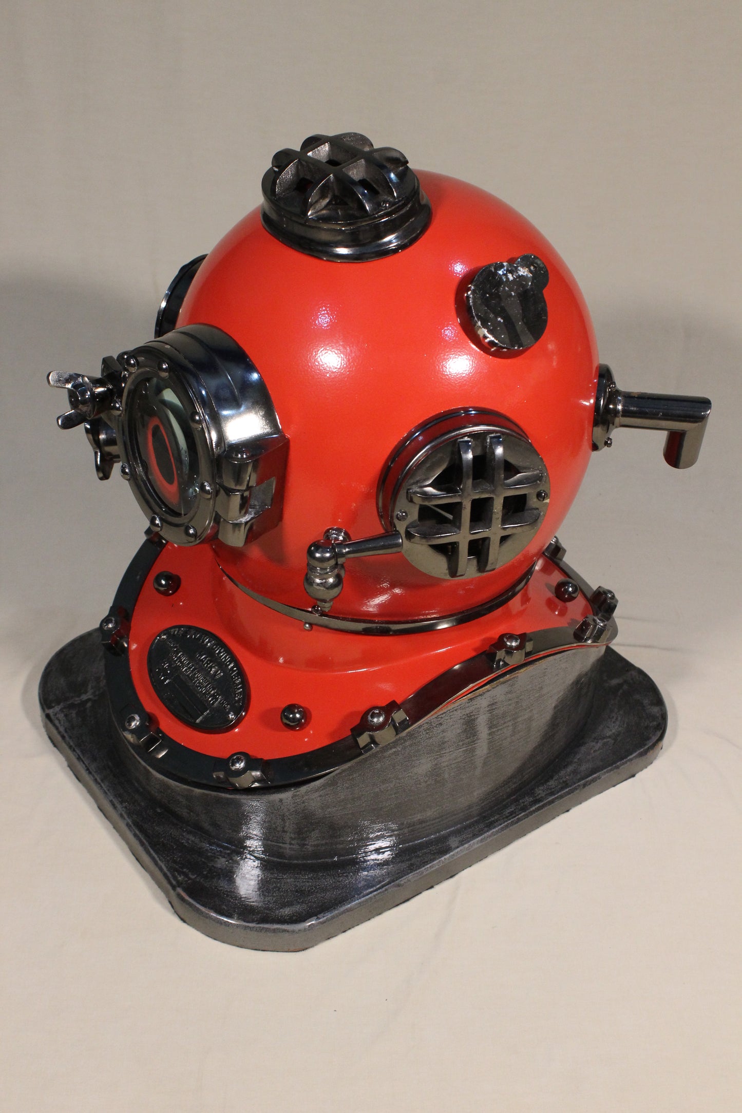 WAKHRZ ( Mark V ) American US – Navy Diving Helmet with Base.