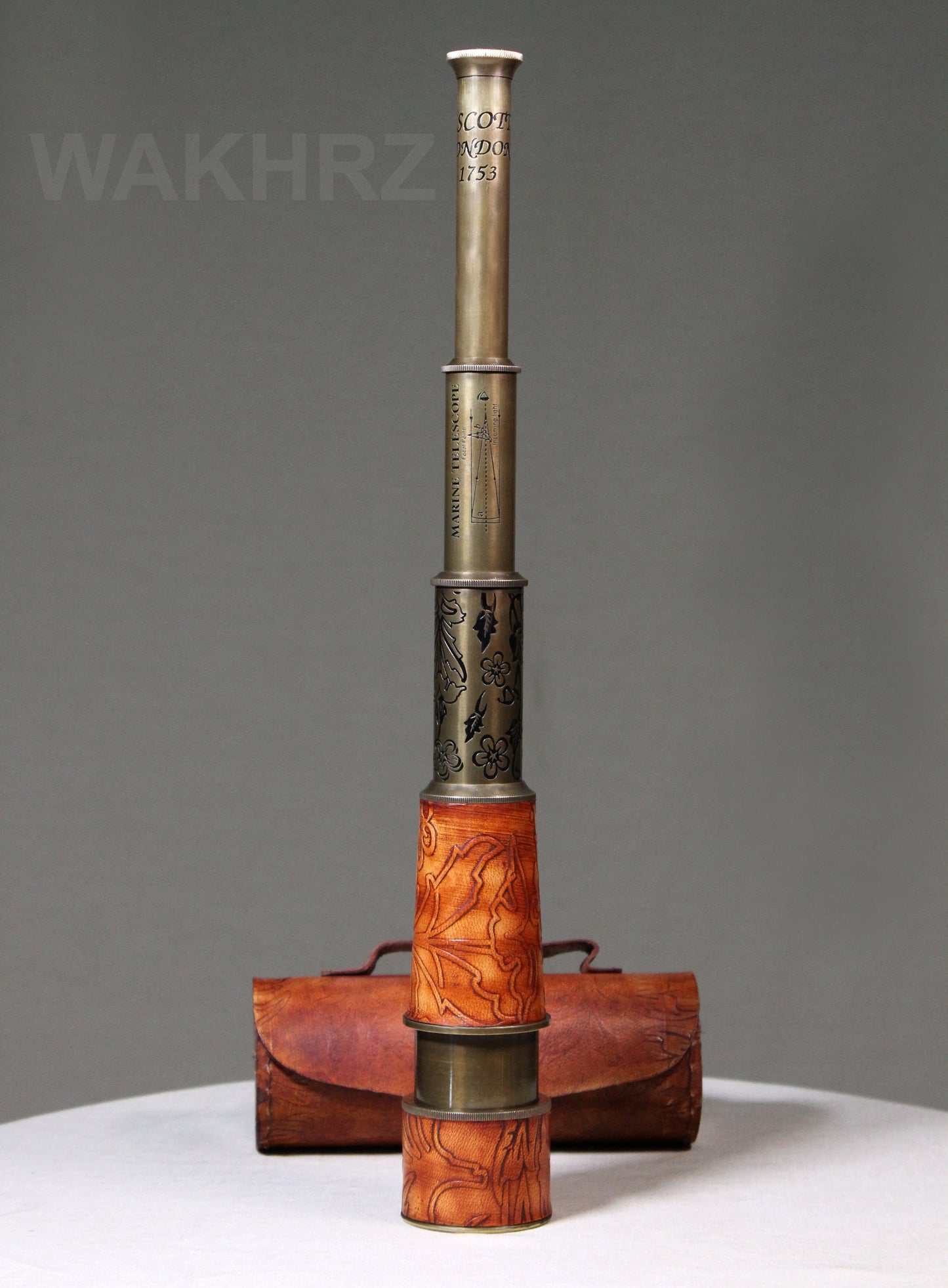 WAKHRZ SCOTT LONDON 1753 TELESCOPE WITH LEATHER BOX.